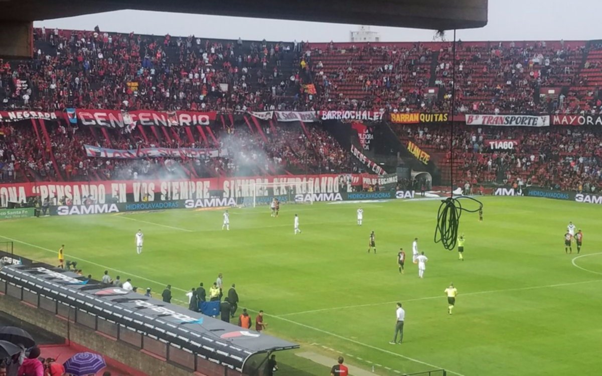 "Falta de garantías" y partido suspendido entre Colón y Vélez