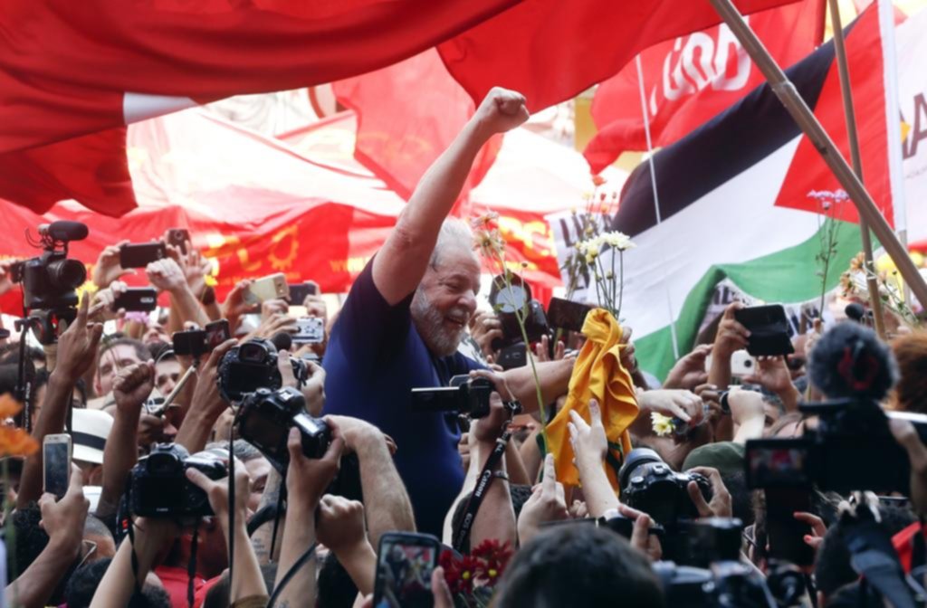 Lula quedó detenido, luego de un intento de aglutinar a sus partidarios