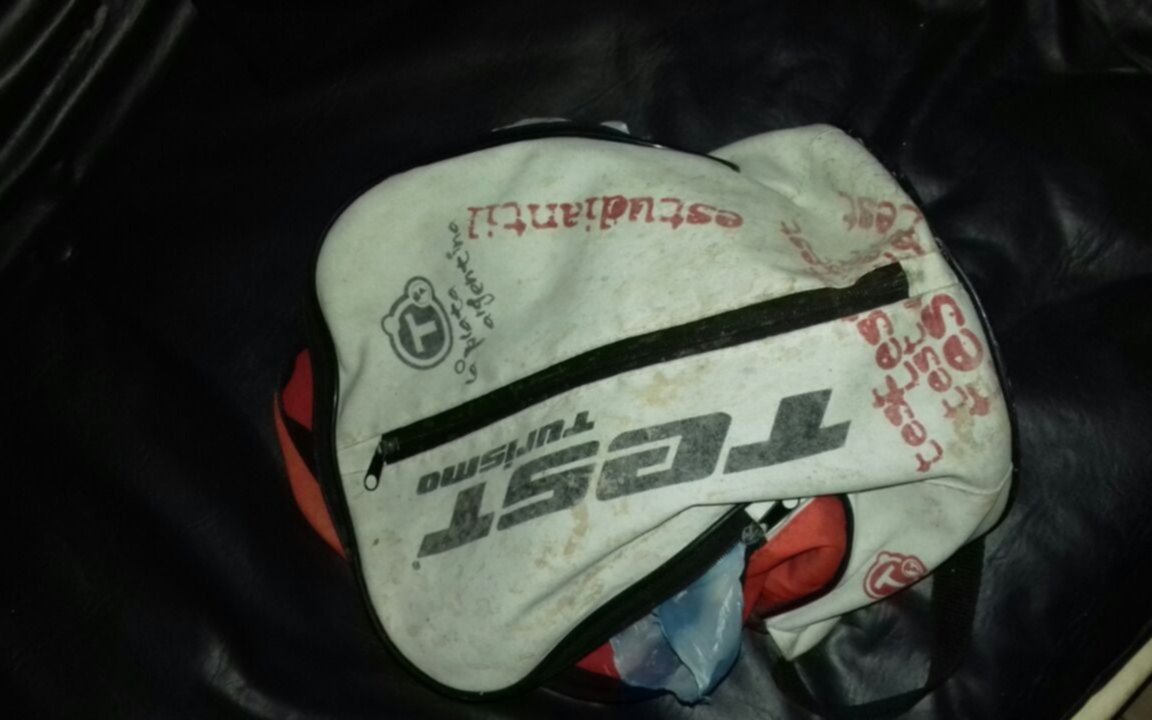 Le robaron la mochila con todos sus ahorros pero pudo recuperarla