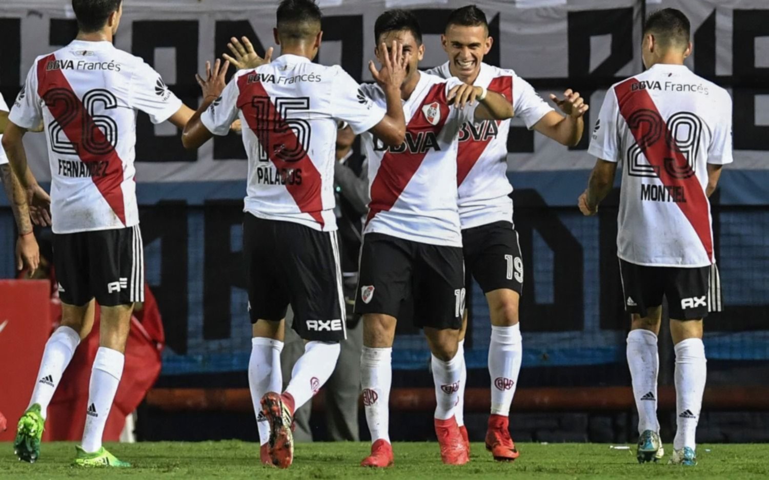 River venció a Racing 2 a 0 en Avellaneda por la Superliga