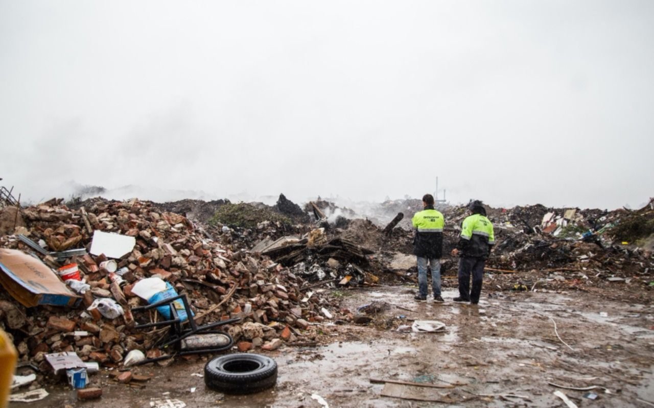 Clausuran basural clandestino conocido como "Doña Cata" de Bernal