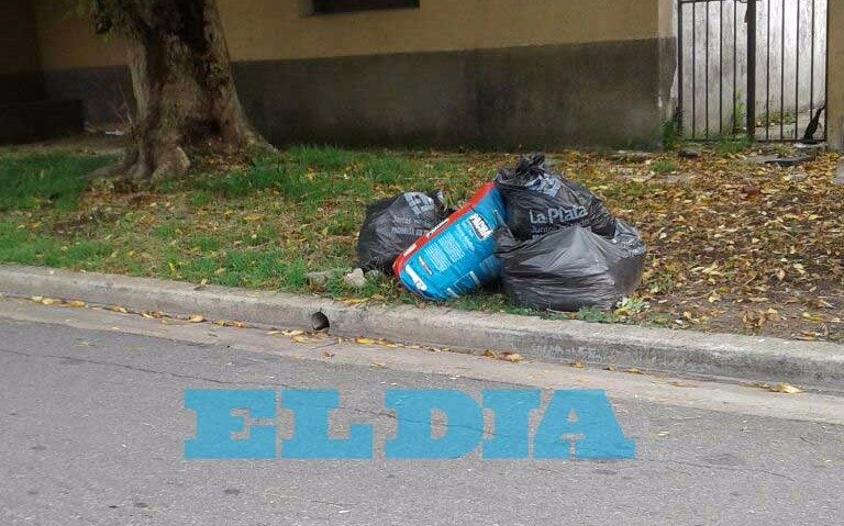 Reclamos por recolección y limpieza y advierten por las bocas de tormenta