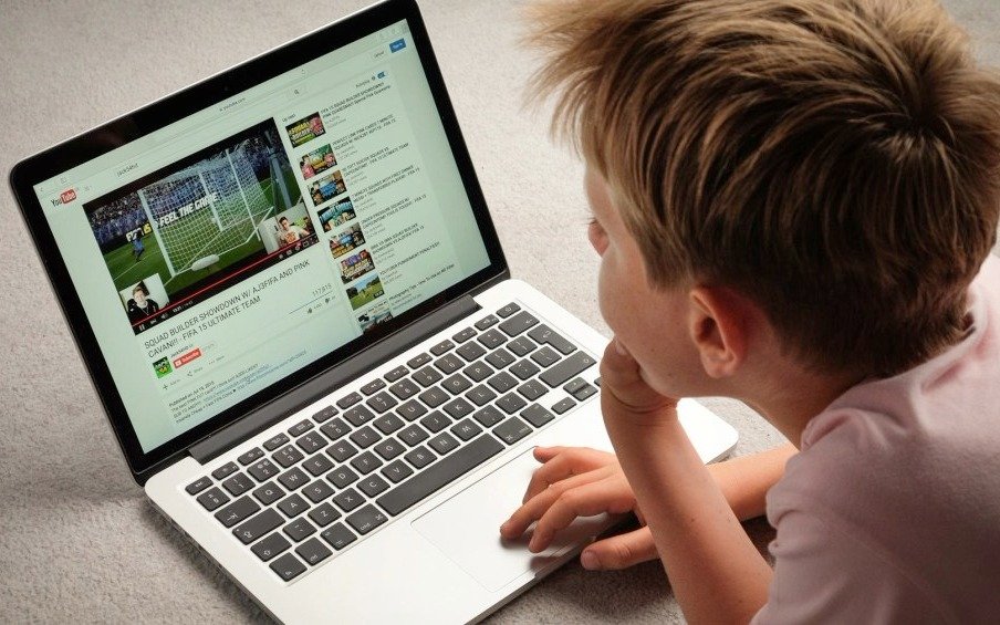 YouTube en la mira de la Justicia por recolectar datos de menores de 13 años