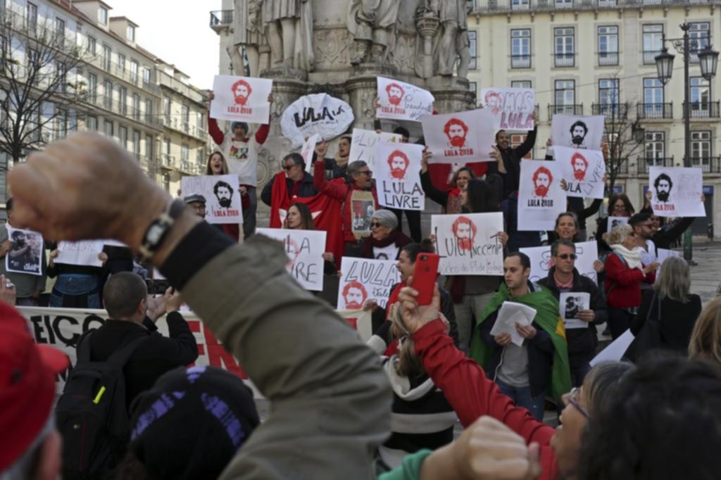 La defensa de Lula analiza las posibles vías jurídicas para sacarlo de la cárcel