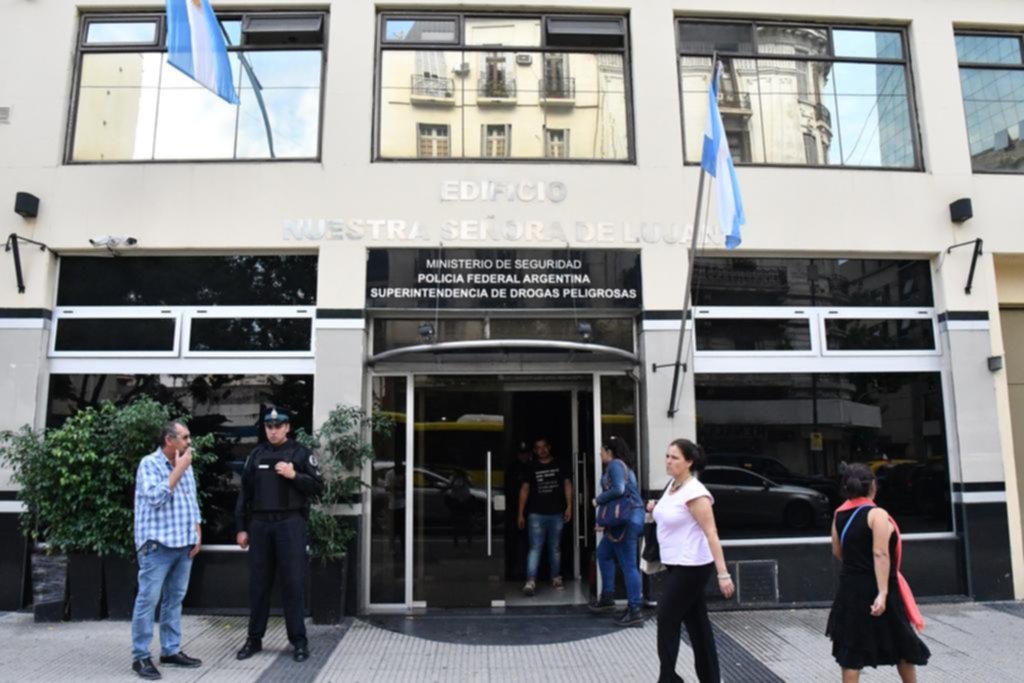 Desapareció un millón y medio de dólares secuestrados en un operativo antidrogas