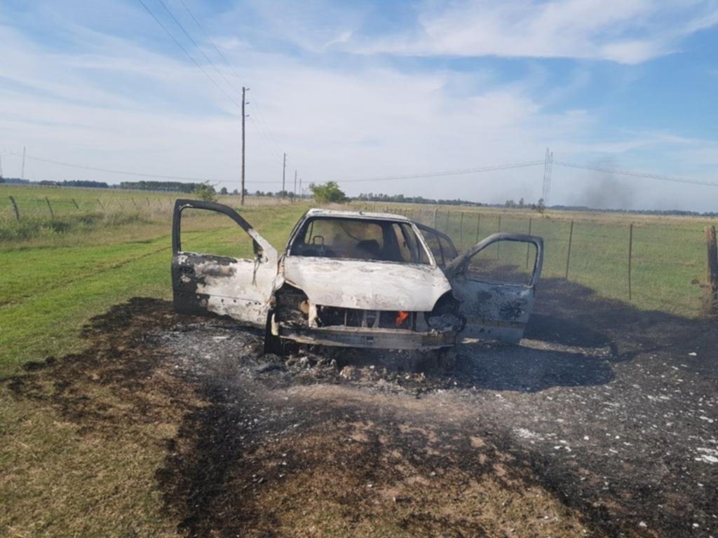 Susto por el incendio de un auto