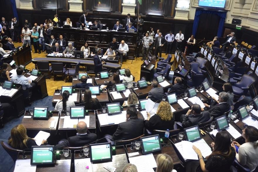 El kirchnerismo busca consenso para derogar el Pacto Fiscal en la Legislatura