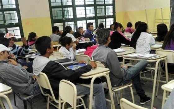 Los mejores alumnos secundarios bonaerenses accederán a una beca laboral