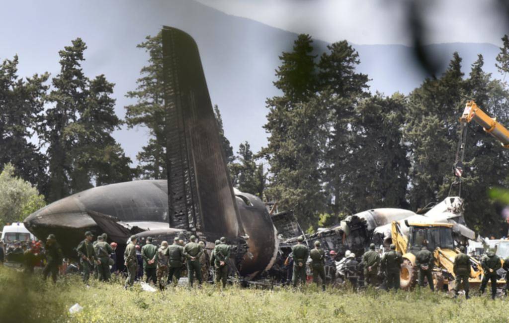 Murieron los 257 ocupantes de un avión militar que se estrelló en Argelia
