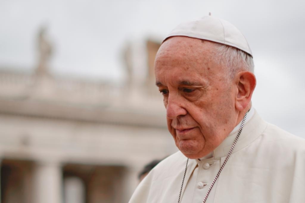 Francisco pidió perdón por sus equivocaciones en los casos de abusos sacerdotales en Chile