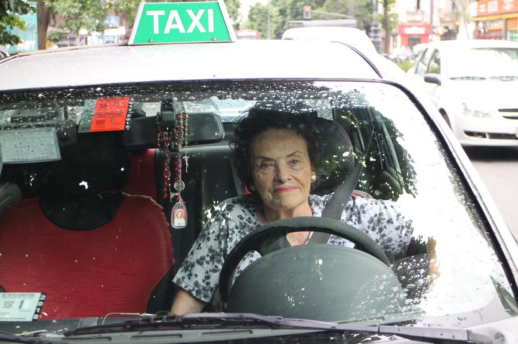 Buscan regular en la Ciudad un servicio de taxis y remises que sea exclusivo para las mujeres