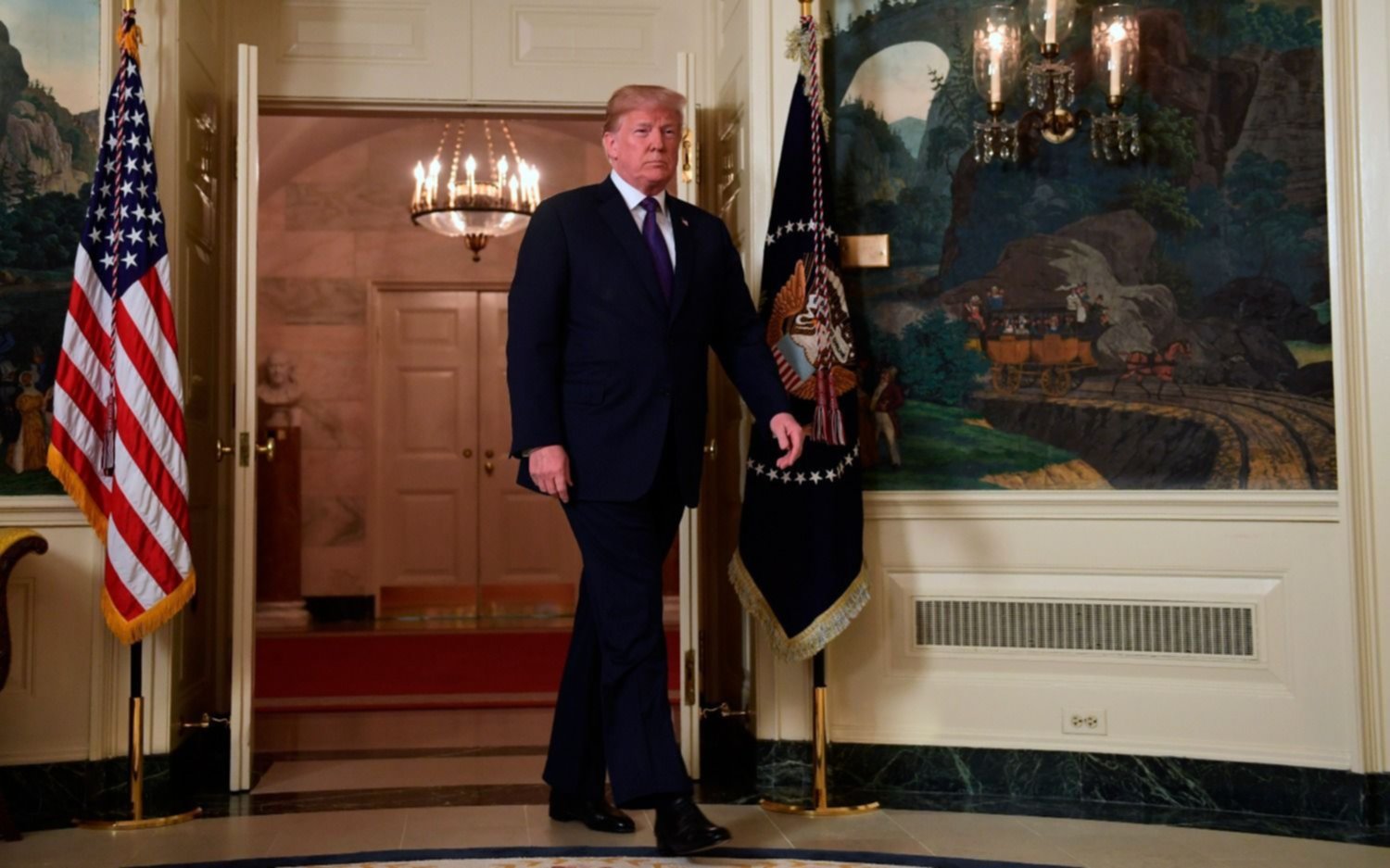 Con apoyo de Reino Unido y Francia, Donald Trump ordenó bombardear objetivos en Siria