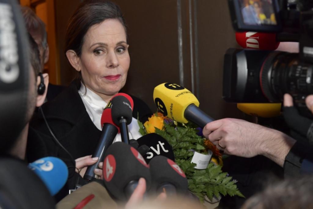 Por denuncias de corrupción y abuso renunciaron 5 de los 18 socios de la Academia Sueca
