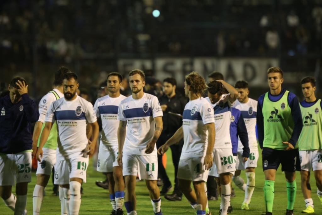 Gimnasia entró en un tobogán y ya preocupa el promedio venidero