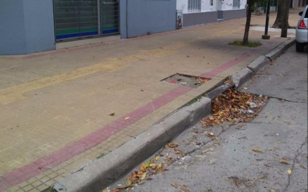 Bocas de tormenta tapadas, problema repetido en 18 y 54