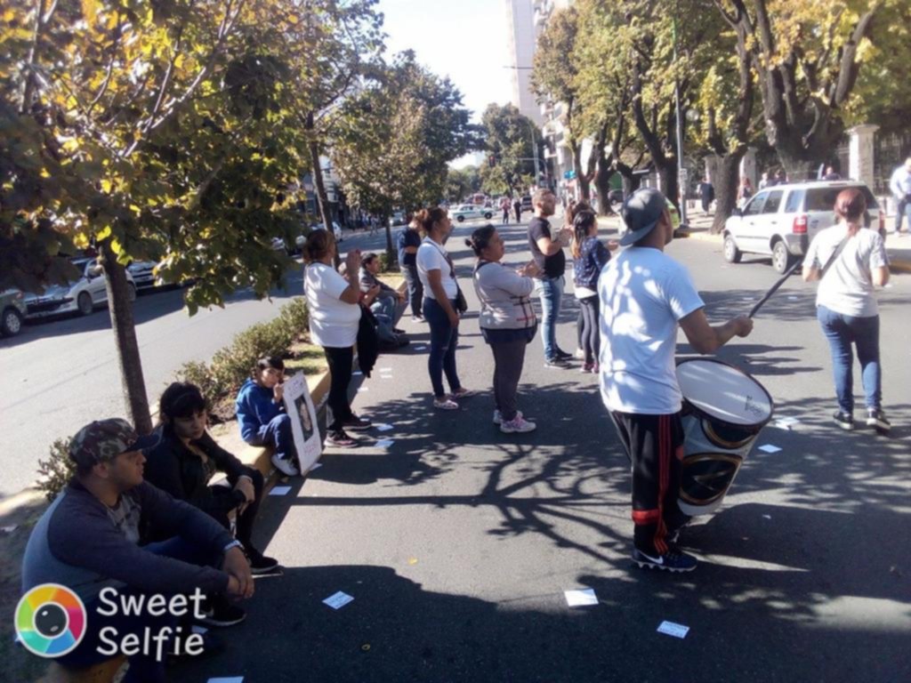 Movilización y reclamo a un mes del crimen de Miguel Heredia