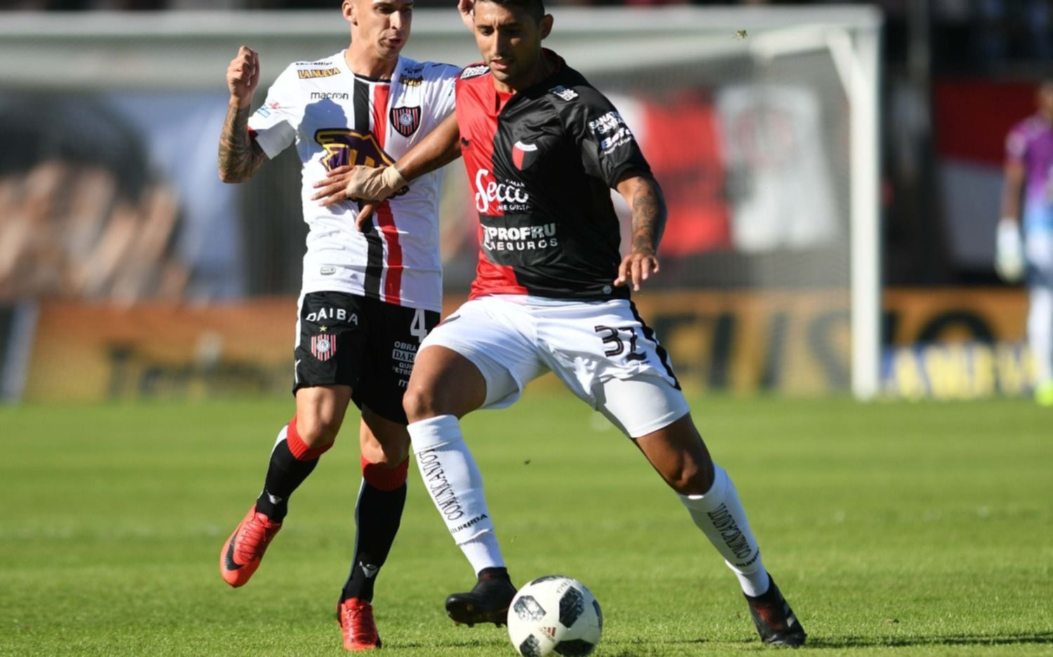 Chacarita perdió ante Colón y quedó al borde del descenso