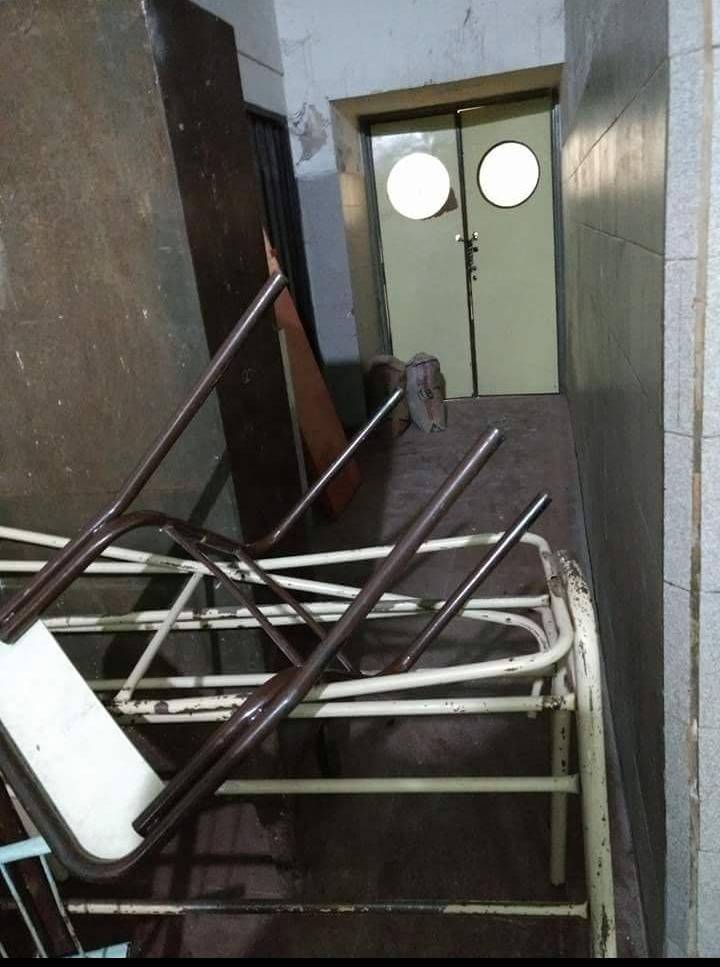 Denuncian que una escuela de City Bell tiene un solo baño para cientos de chicos