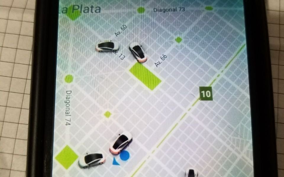 Indican que los Uber ya están funcionando en la Ciudad