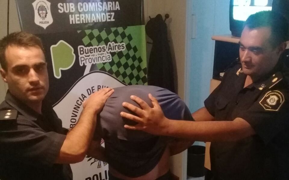Detuvieron por robo a un adolescente en Los Hornos: la policía calcula que tiene 40 causas
