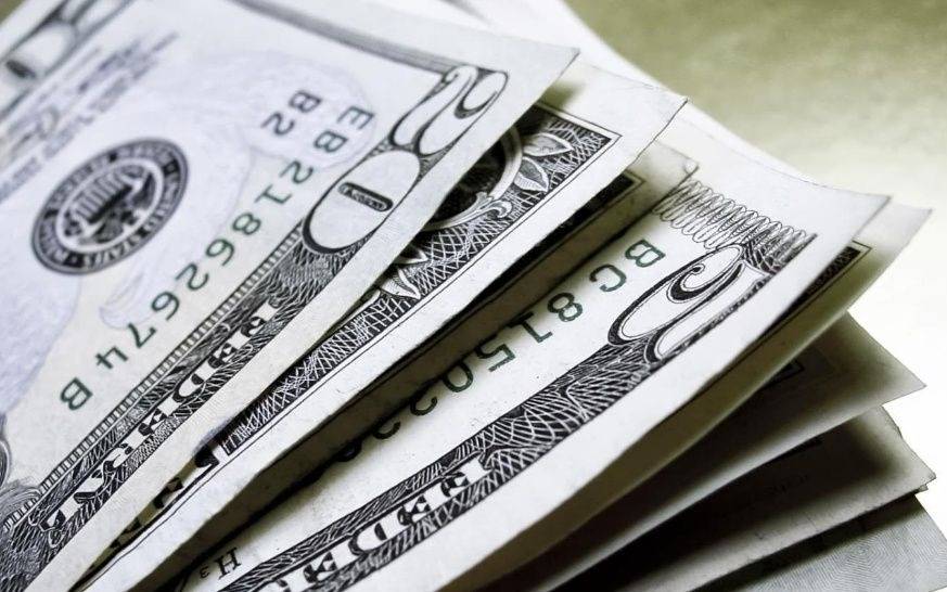 El dólar terminó la semana con una leve suba