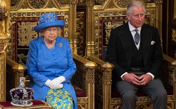 Isabel II de Inglaterra cede el trono de la Commonwealth al Príncipe Carlos