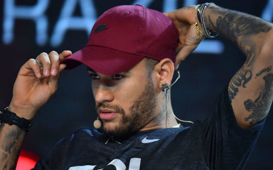 Neymar no vuelve a Francia y está cada vez más lejos del PSG