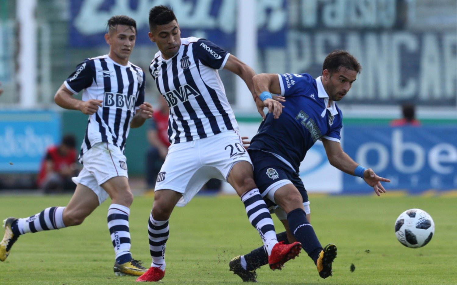 Gimnasia sumó su sexta derrota consecutiva y afronta un futuro incierto