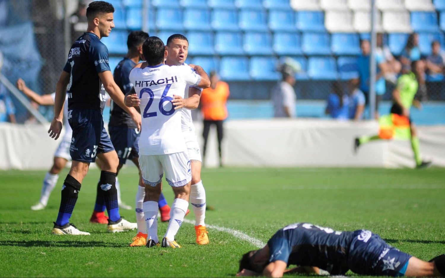 En un partidazo, Vélez le ganó al descendido Temperley