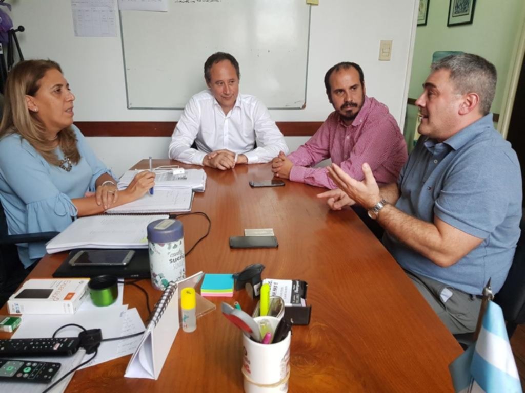 Empresarios de Calpo presentan proyectos a concejales