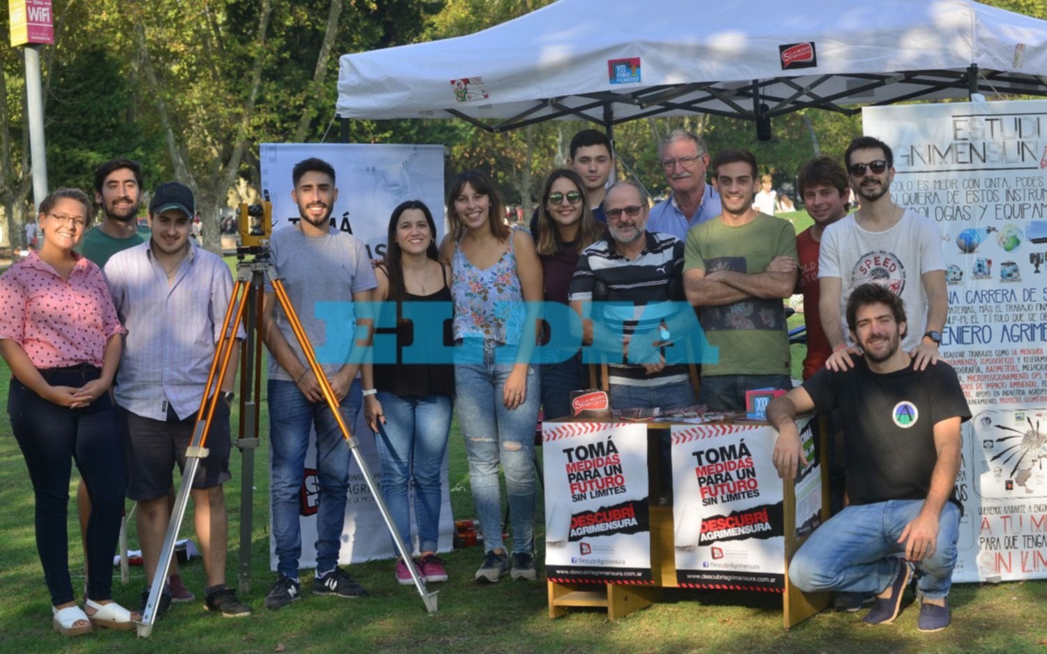 Celebran el día del agrimensor con una jornada en Plaza Malvinas