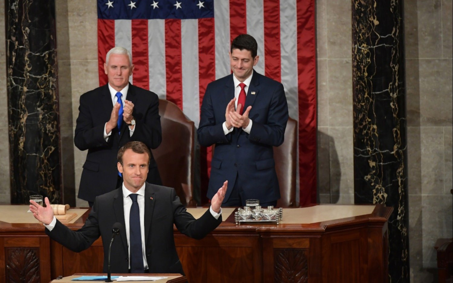 Macron, en su discurso en el Congreso de EE.UU, llamó a evitar el aislacionismo
