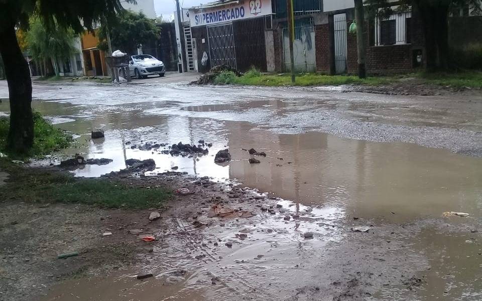 Denuncian calles en estado "decadente" en Altos de San Lorenzo