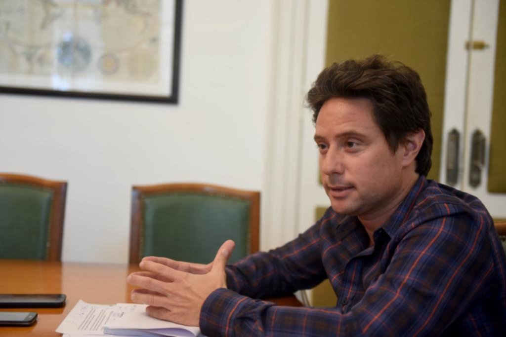 “Tres millones de adultos no tienen primaria o secundaria en la Provincia”