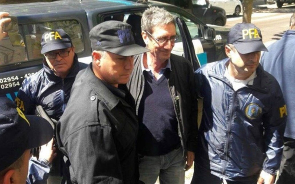 Piden que se lleve a juicio al profesor que arrojó huevos a Macri en La Pampa