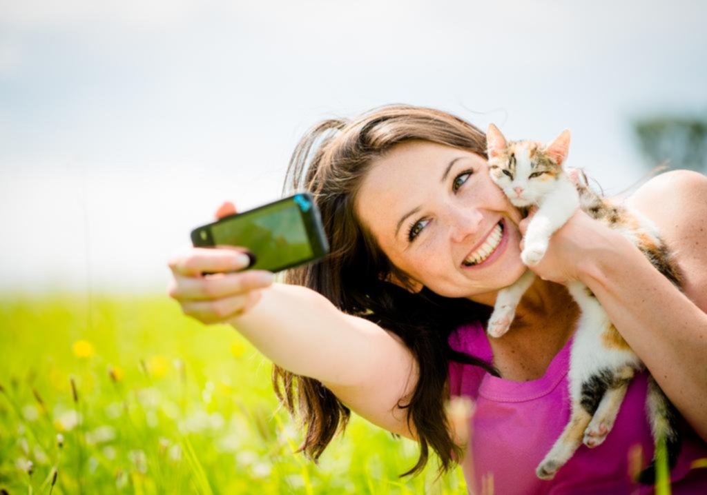 Los millennials, líderes en la adopción de mascotas y los que más invierten en cuidarlas