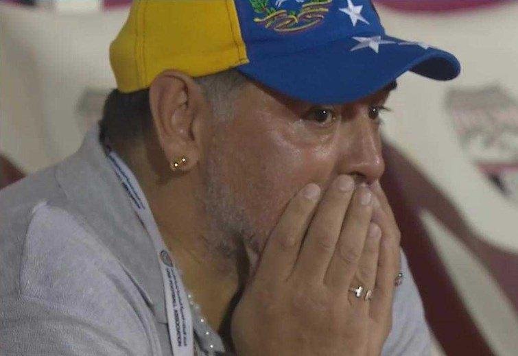 Maradona no pudo ascender y ya no es más el DT del Al Fujairah
