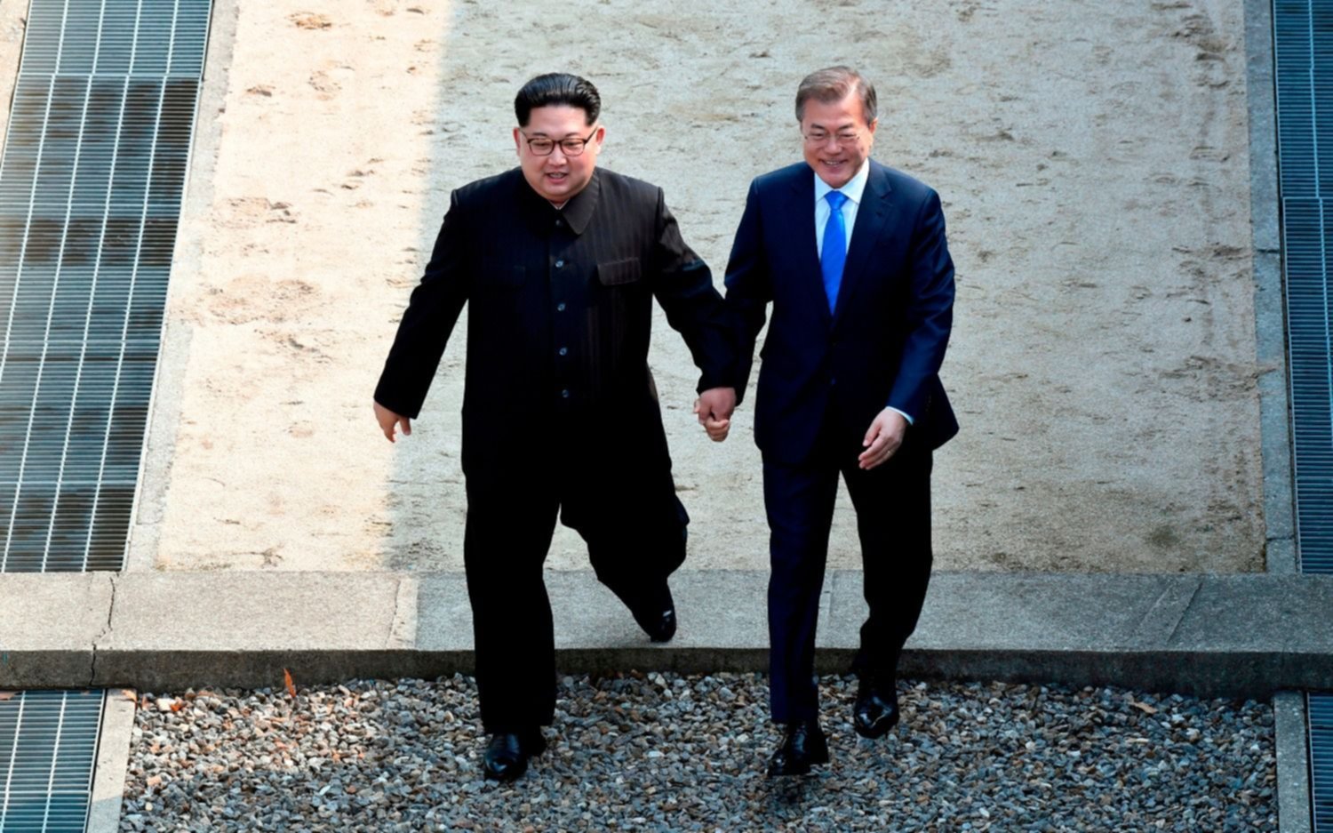 Medios norcoreanos califican de "hito" la cumbre entre Kim y Moon