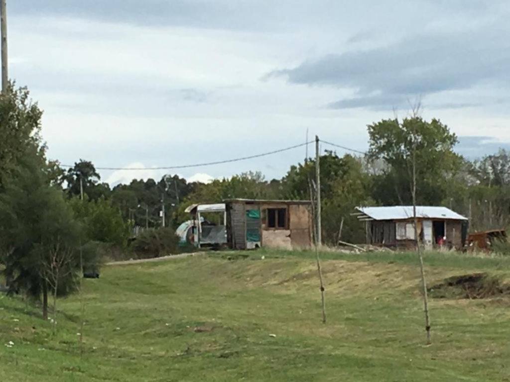 El sueño de recuperar el ramal a Brandsen, obstaculizado por las usurpaciones en torno a las vías