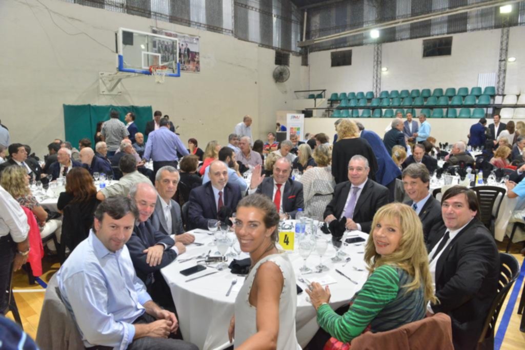 Defensa de los clubes barriales y tarifas, en la Cena del Dirigente