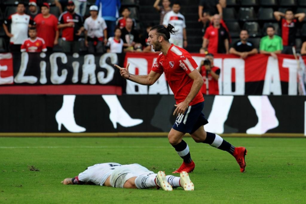 Independiente ganó en Rosario y sigue en carrera por la Copa