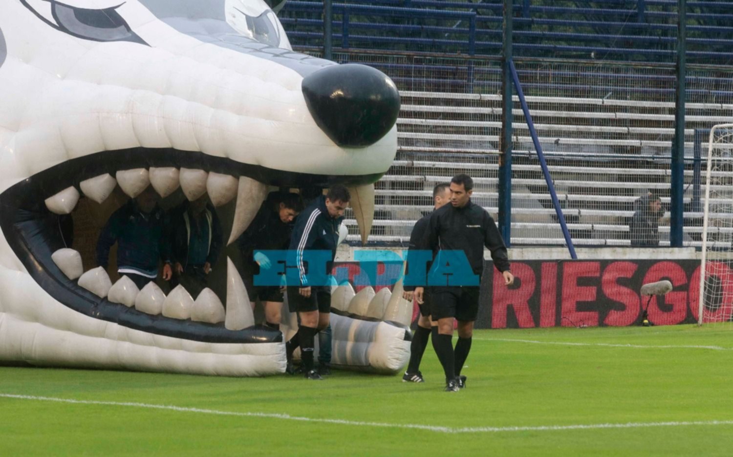 Sugestivo tuit: ¿se sabía de antemano que el partido no se jugaría?