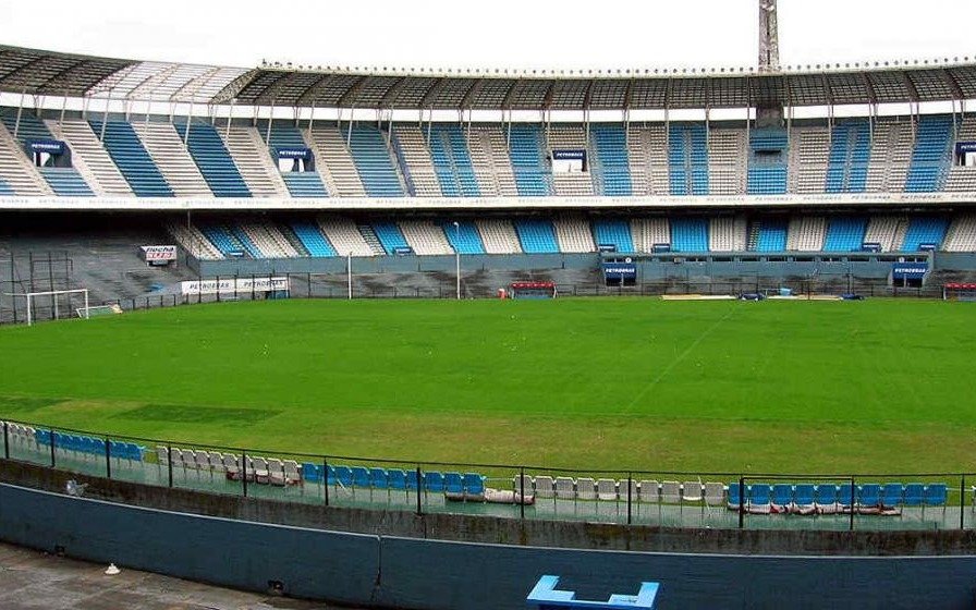 El partido que debían jugar por la noche Racing y Arsenal, también fue suspendido