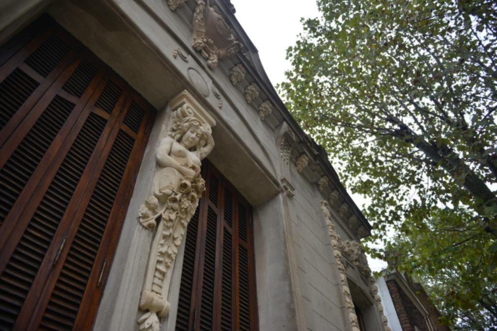Un paseo con “mirada de turista” regala un tesoro urbano de múltiples curiosidades