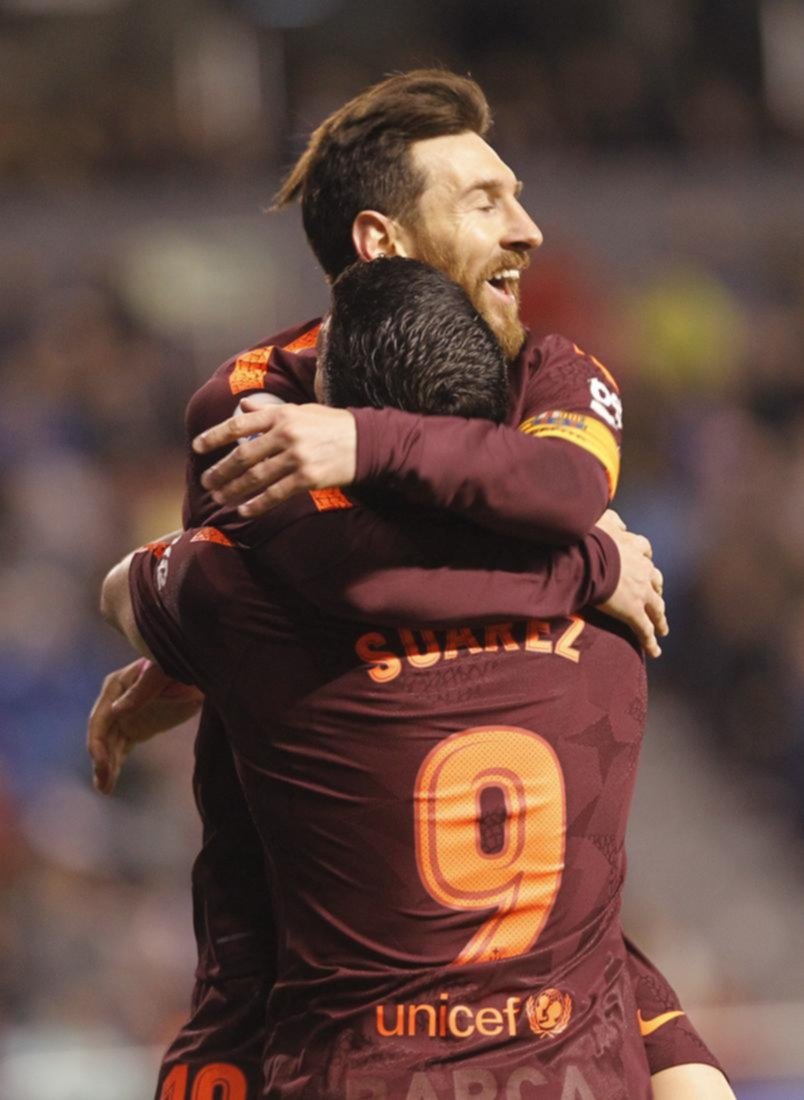 Un “hat-trick” de Messi le dio más brillo a la coronación de Barcelona en Riazor
