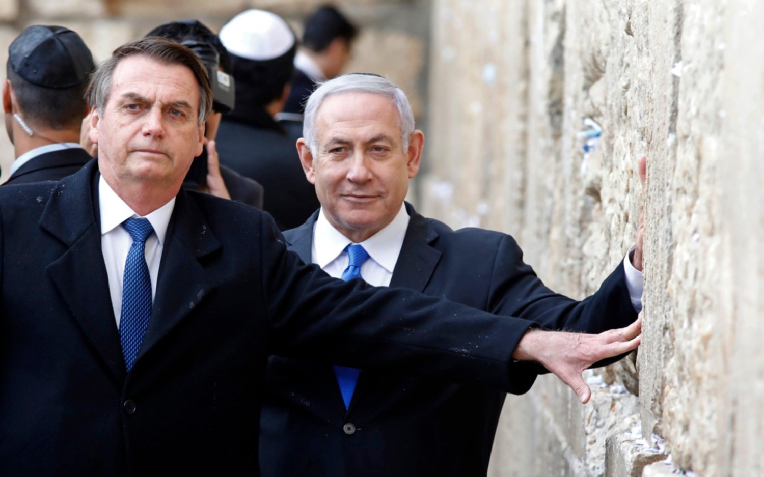 Bolsonaro visitó el Muro de los Lamentos con Netanyahu