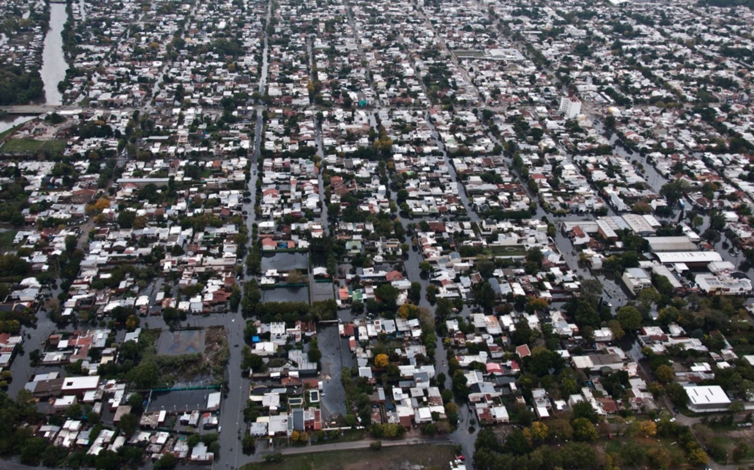 Avanza la elaboración del plan para reducir riesgos ante inundaciones en la Ciudad