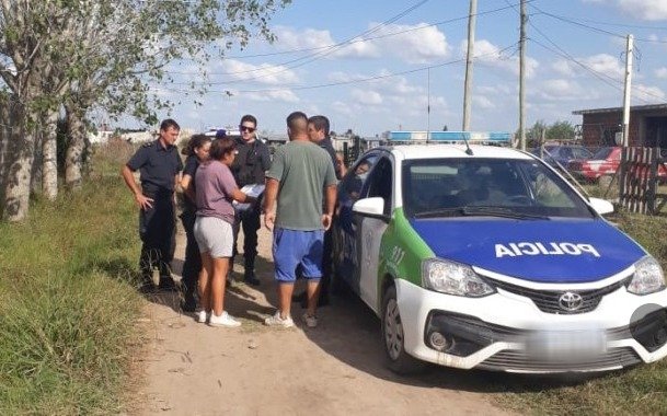 Un policía federal resultó baleado en un tiroteo con ladrones que intentaron robarle el auto