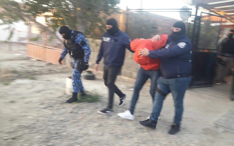 Acusan a un menor de 15 años de violar a un niño y participar del linchamiento de un vecino