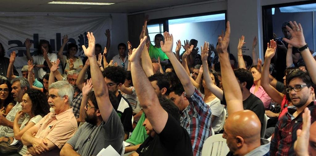 Los universitarios platenses aceptaron la oferta y hoy firmarían la paritaria nacional